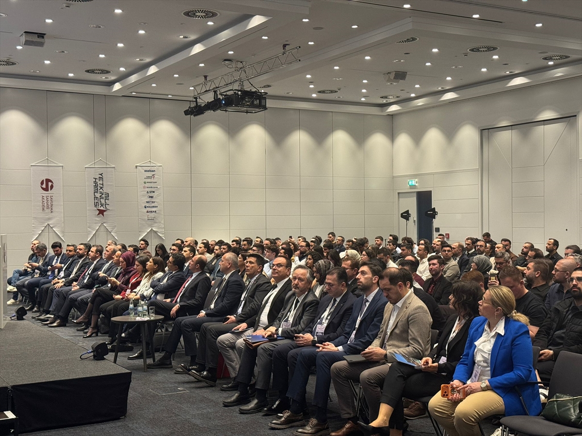 Türk savunma sanayisi Berlin'de nitelikli insan kaynağıyla buluştu