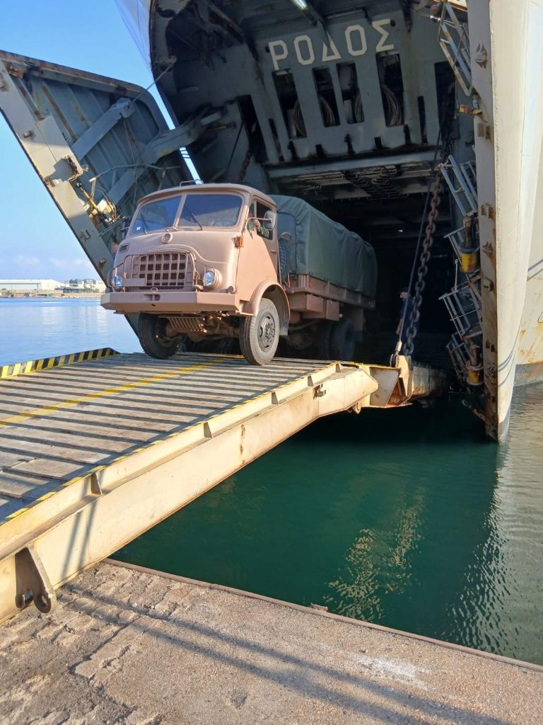 Yunanistan’dan Lübnan’a zırhlı araç teslimatı
